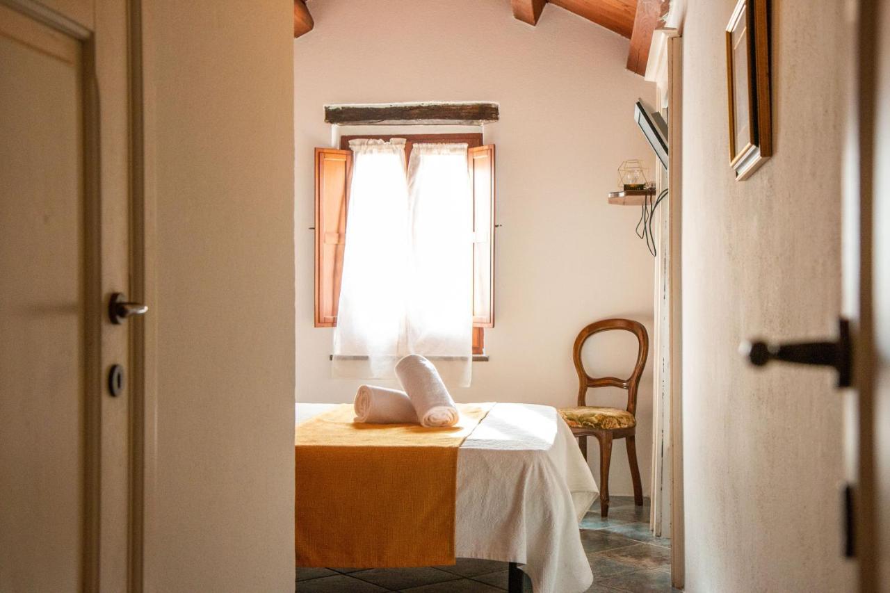 Отель S'Ammentu House Боса Экстерьер фото